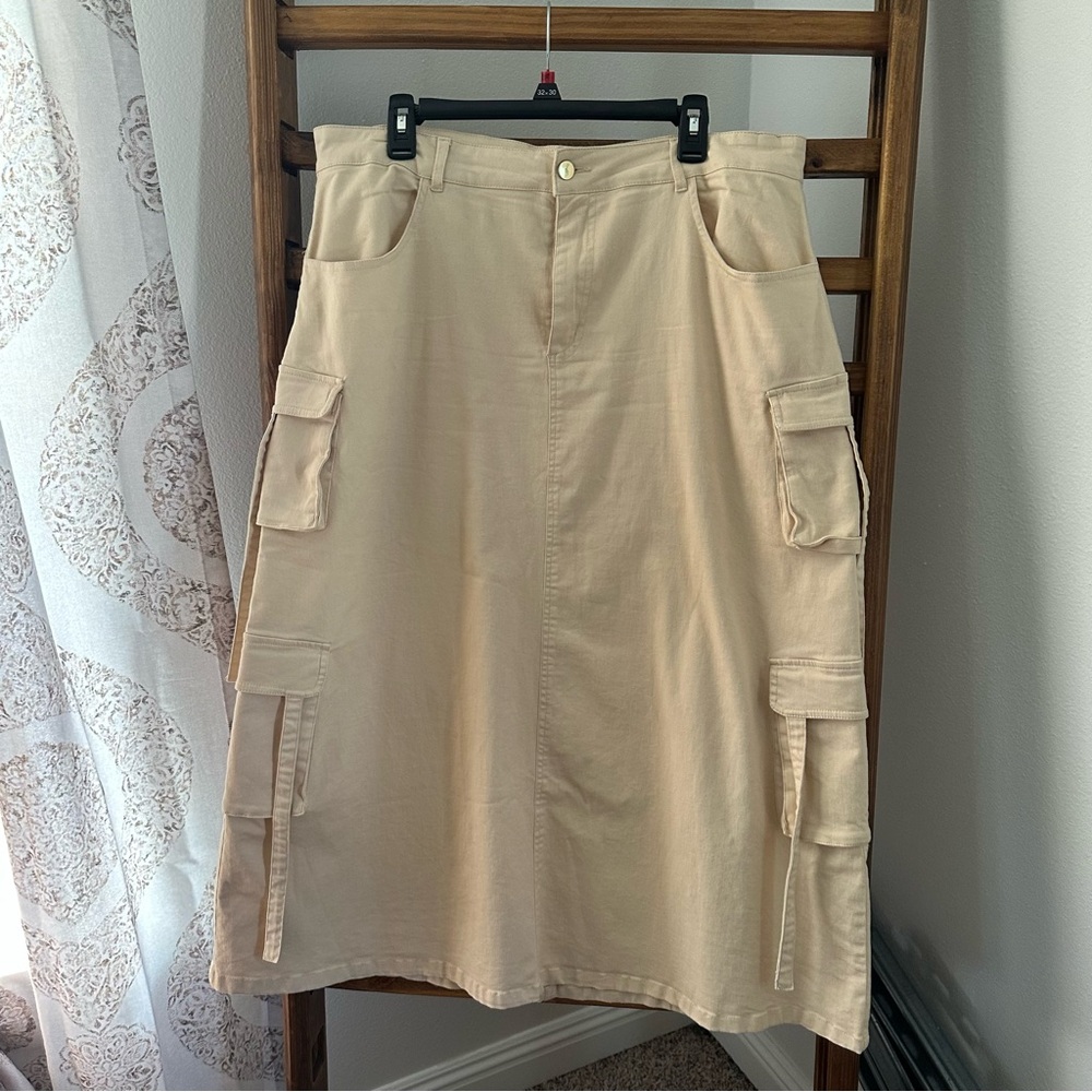 Utility Cargo Maxi Skirt in Cream